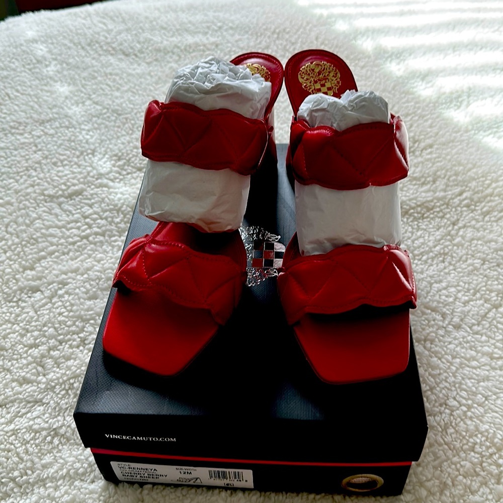 Brand new Vince Camuto Renneya size 12 in Cherry Berry Baby Sheep